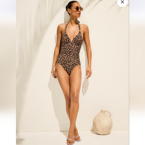 🇺🇸 Victoria's Secret NWTs Ultimate Smoothing Harlow One-Piece Swimsuit - Picture 1 of 7